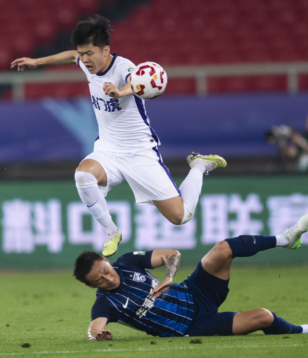 保持与后卫 保持与后卫